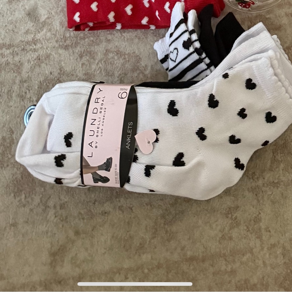 Laundry By Shelli Segal Heart Pattern Ankle Socks Set